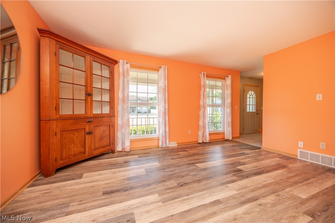 5128 Clearfield Drive Mineral Ridge OH 44440