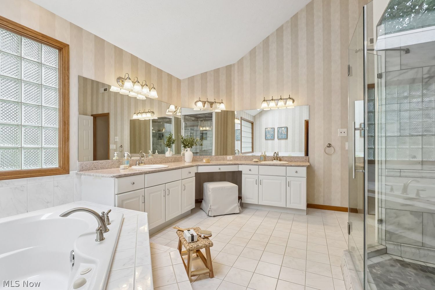 26814 Primrose Lane Westlake OH 44145