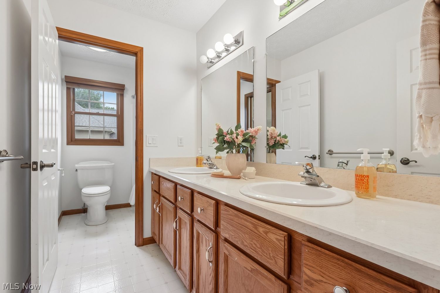 26814 Primrose Lane Westlake OH 44145