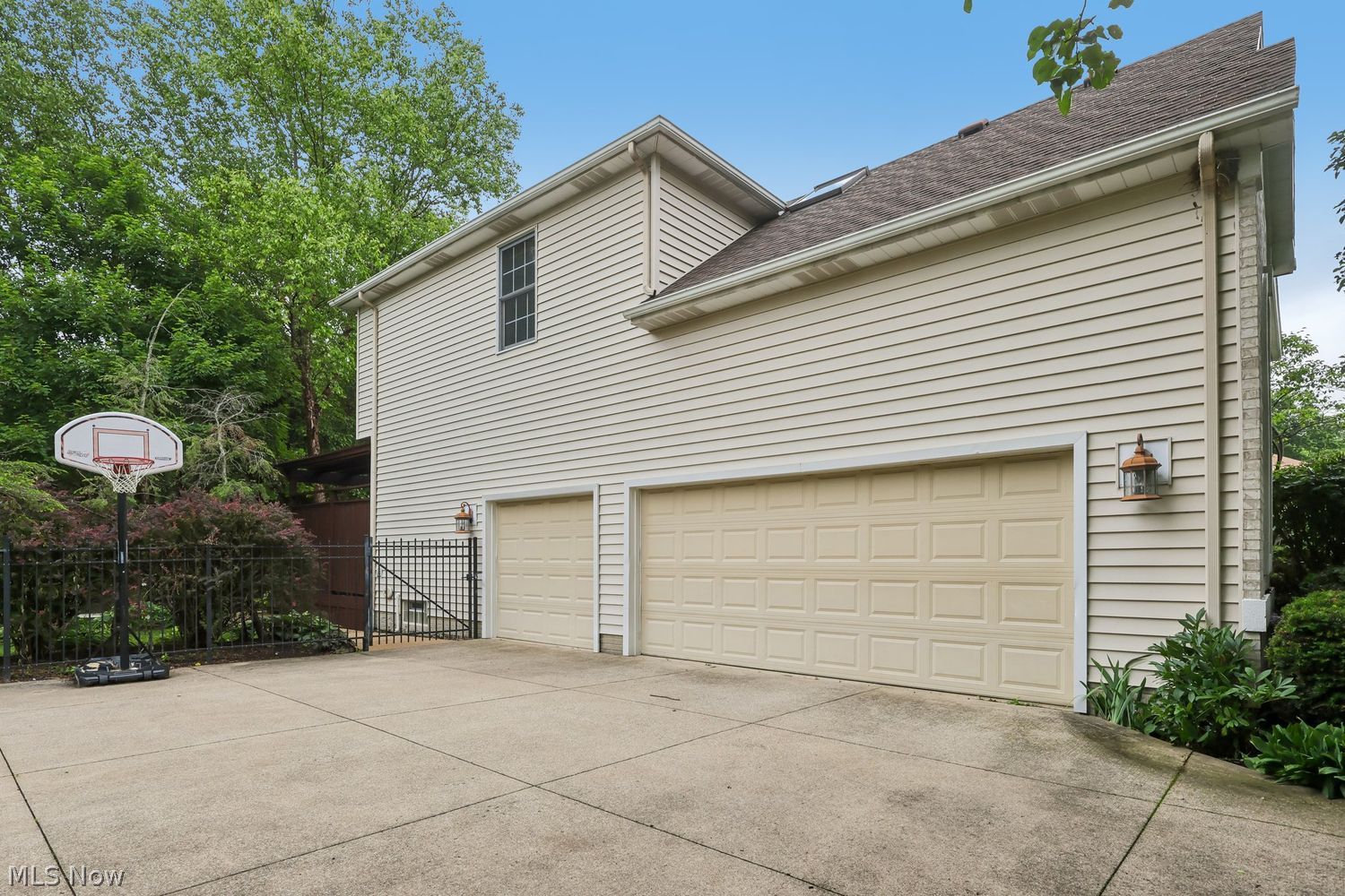 26814 Primrose Lane Westlake OH 44145