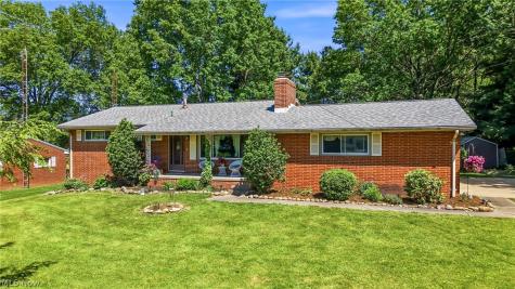 6127 Columbus Road NE Louisville OH 44641