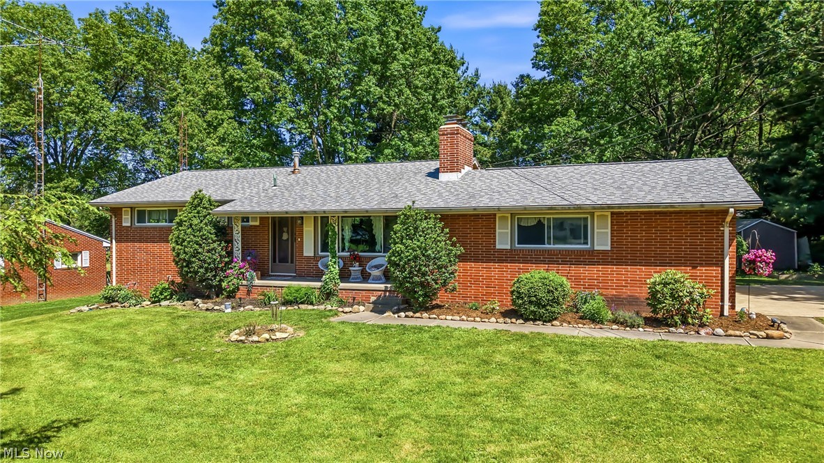 6127 Columbus Road NE Louisville OH 44641