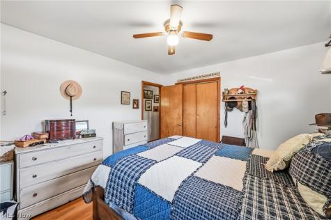 6127 Columbus Road NE Louisville OH 44641