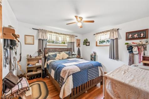 6127 Columbus Road NE Louisville OH 44641