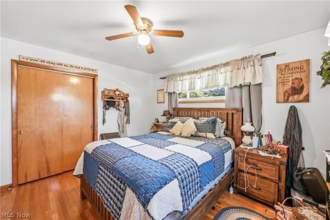 6127 Columbus Road NE Louisville OH 44641