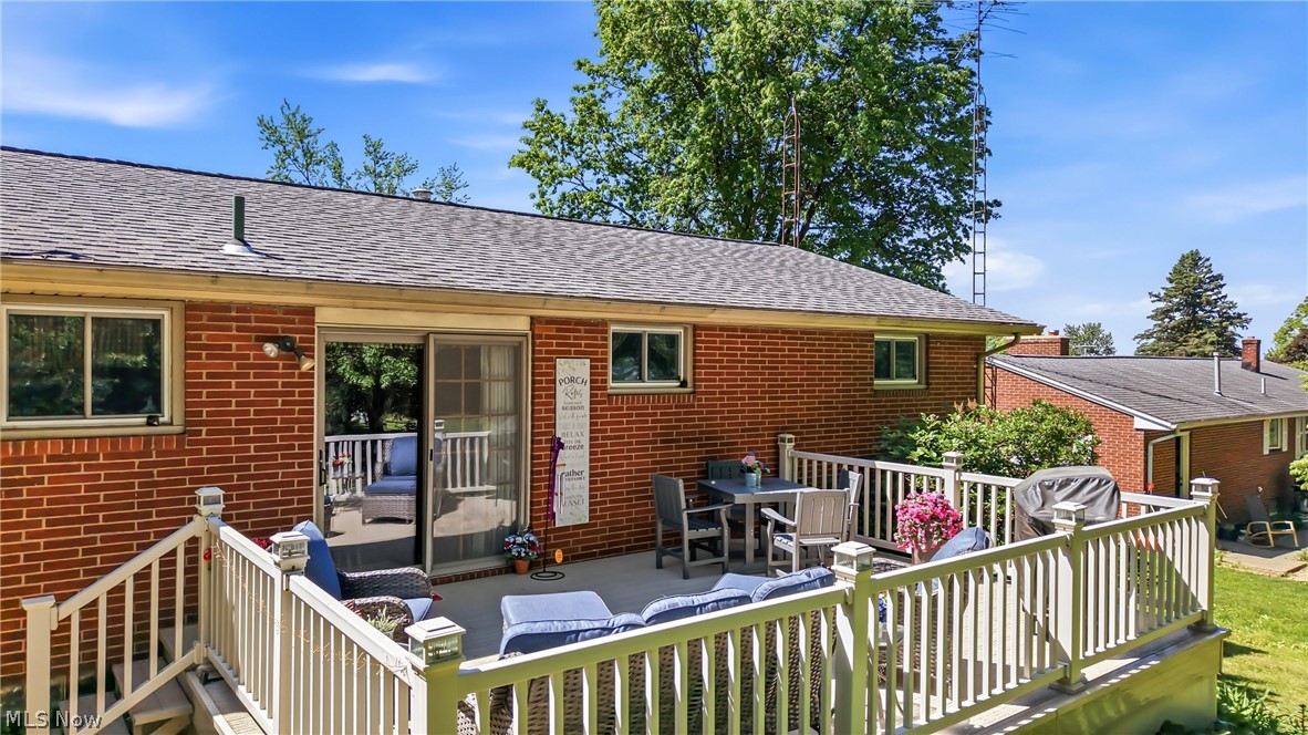 6127 Columbus Road NE Louisville OH 44641