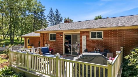 6127 Columbus Road NE Louisville OH 44641