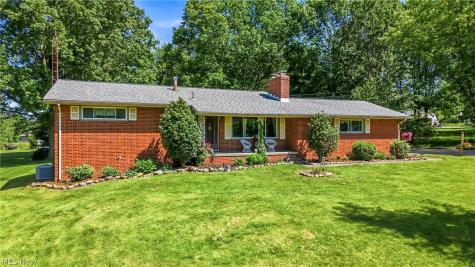6127 Columbus Road NE Louisville OH 44641