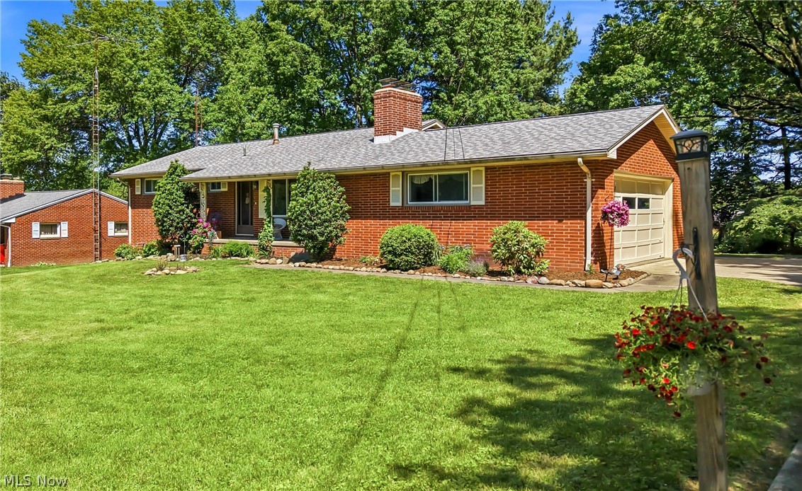 6127 Columbus Road NE Louisville OH 44641