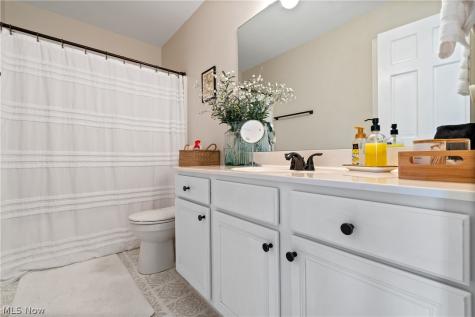 10689 Cleveland Avenue NW Uniontown OH 44685