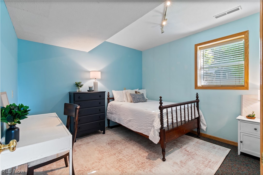 10689 Cleveland Avenue NW Uniontown OH 44685