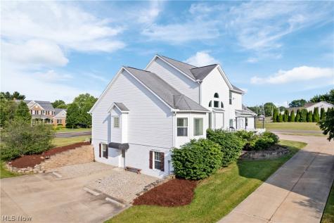 10689 Cleveland Avenue NW Uniontown OH 44685