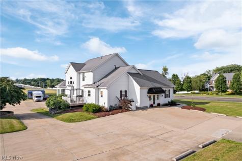 10689 Cleveland Avenue NW Uniontown OH 44685