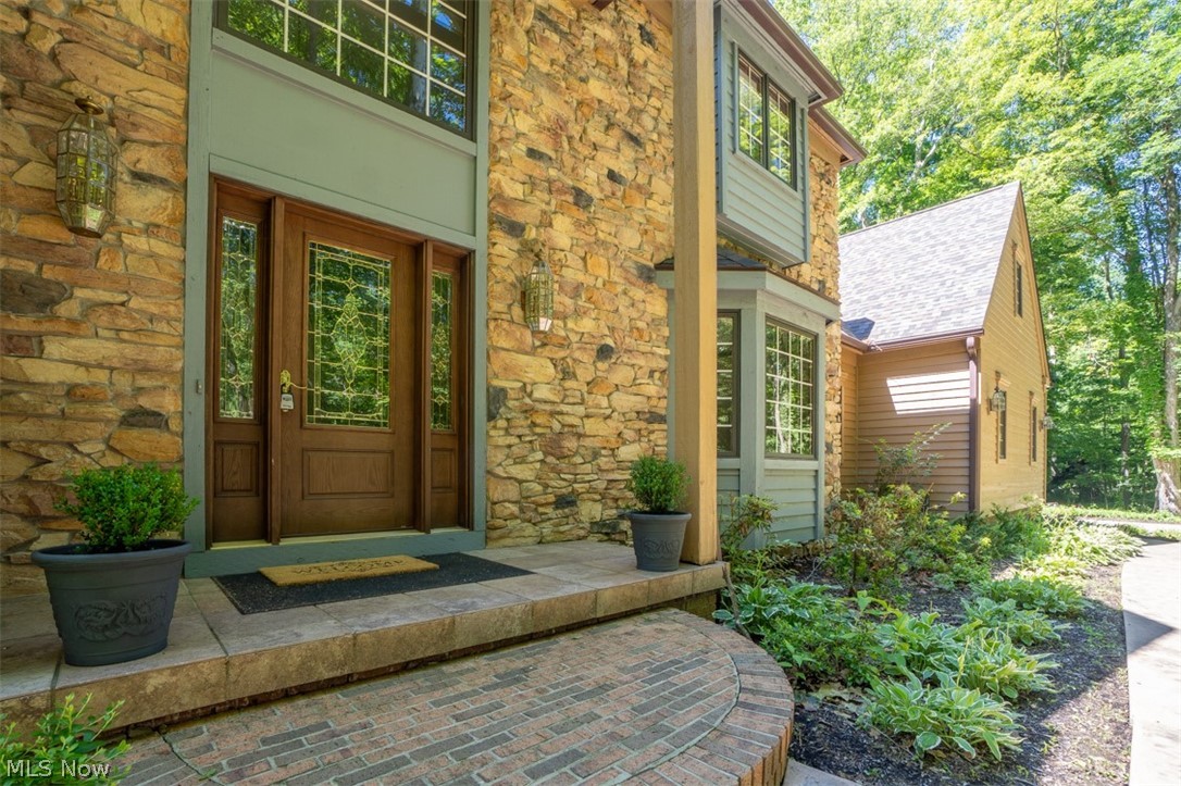 8215 Whispering Pines Drive Novelty OH 44072