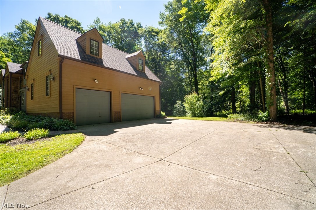 8215 Whispering Pines Drive Novelty OH 44072