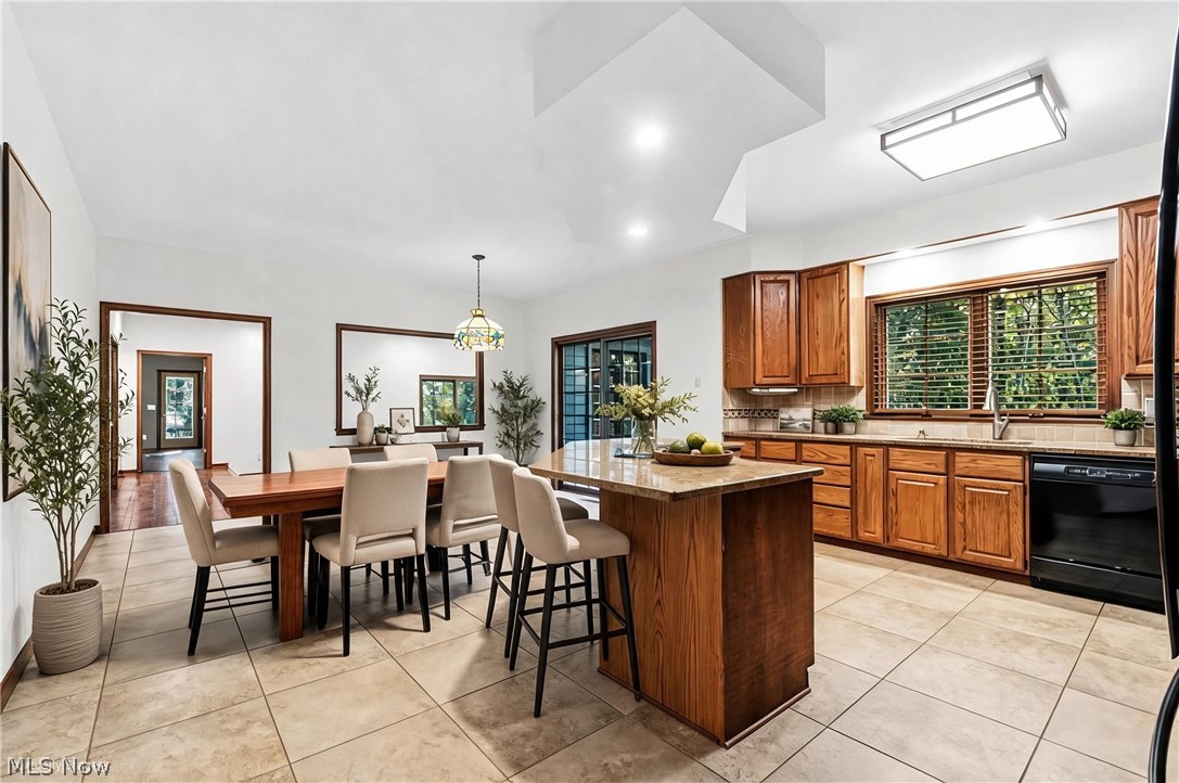 8215 Whispering Pines Drive Novelty OH 44072