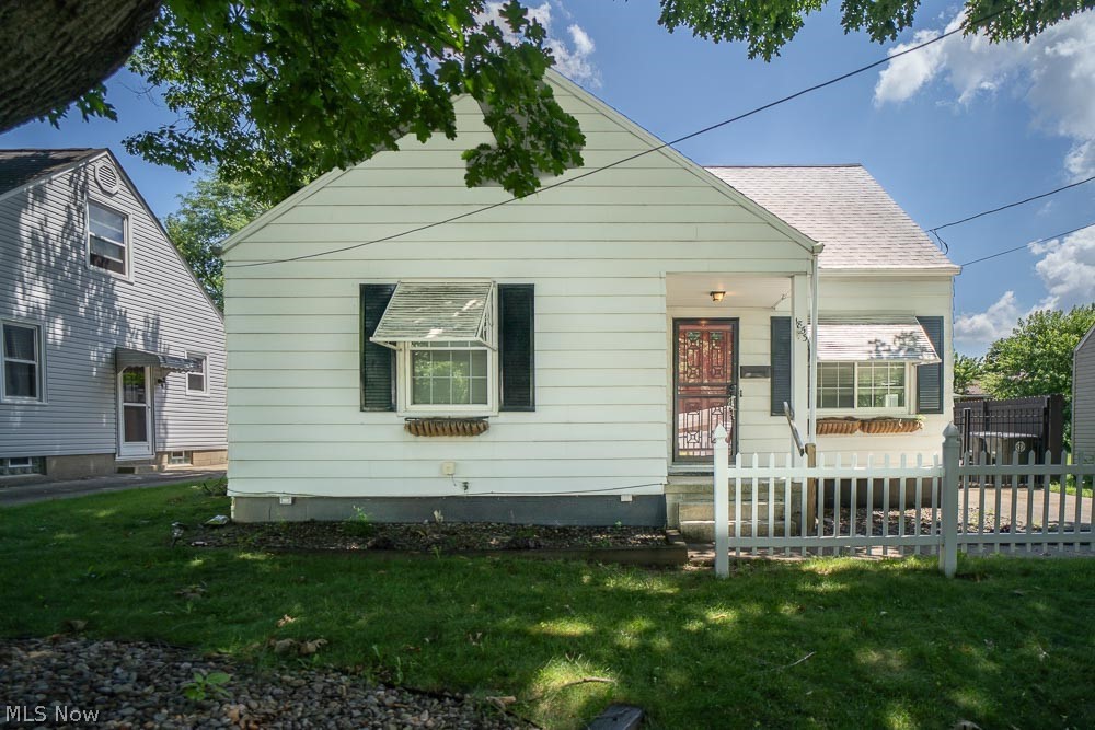 1853 Evergreen Avenue Akron OH 44301