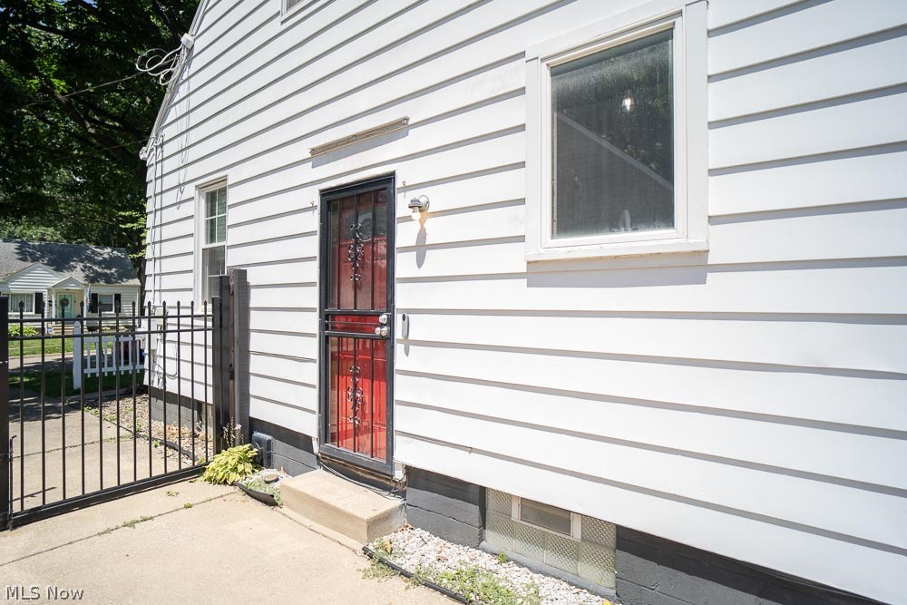 1853 Evergreen Avenue Akron OH 44301