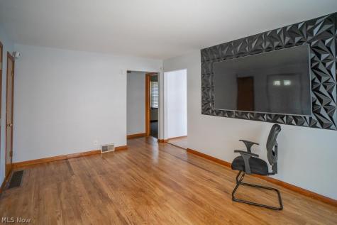 1853 Evergreen Avenue Akron OH 44301