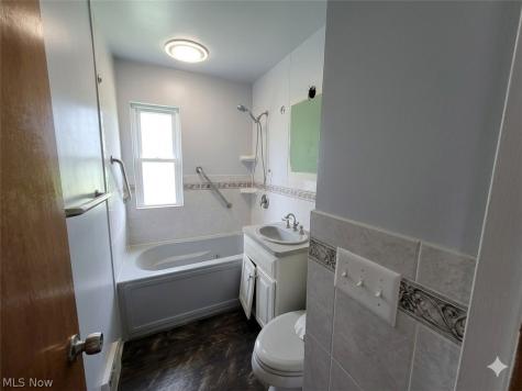 3915 E 189th Street Cleveland OH 44122