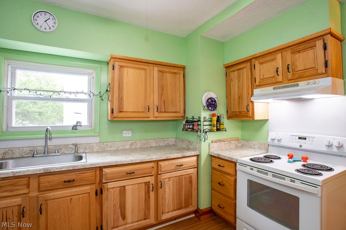 4816 E 85th Street Cleveland OH 44125