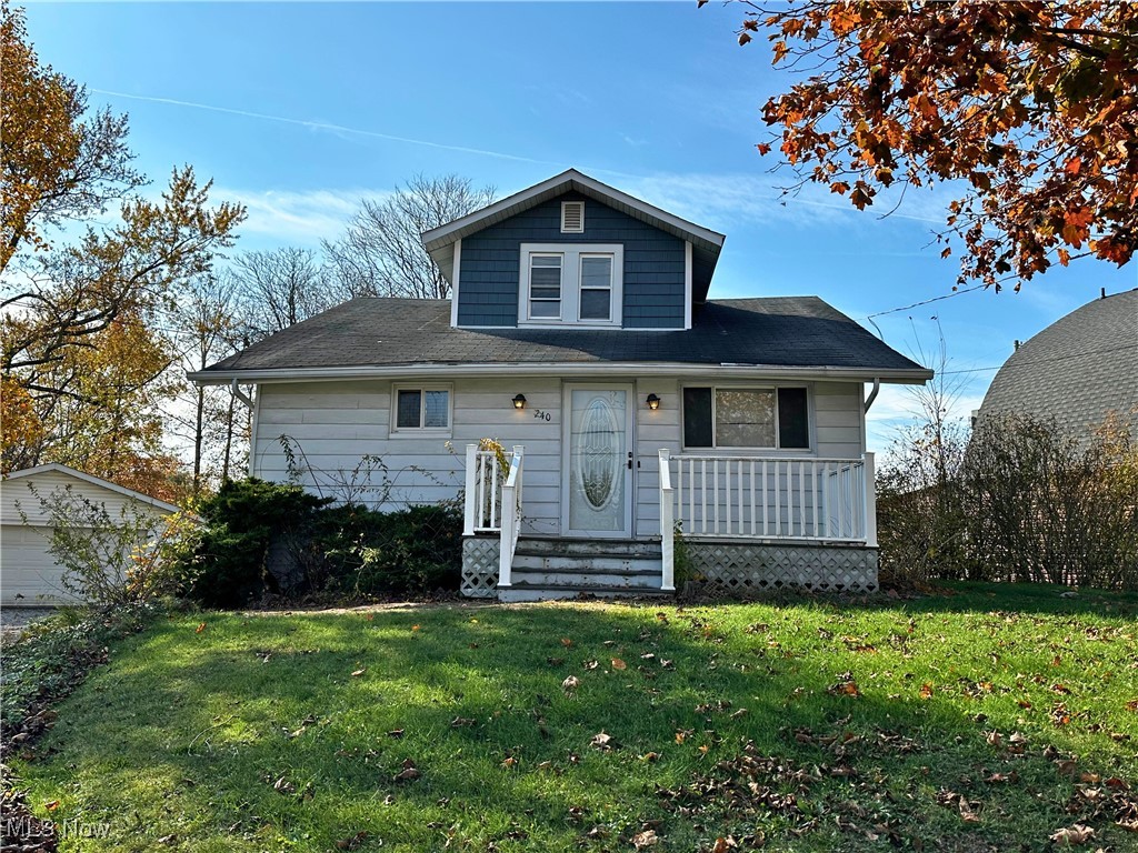 240 E Maple Street Hartville OH 44632