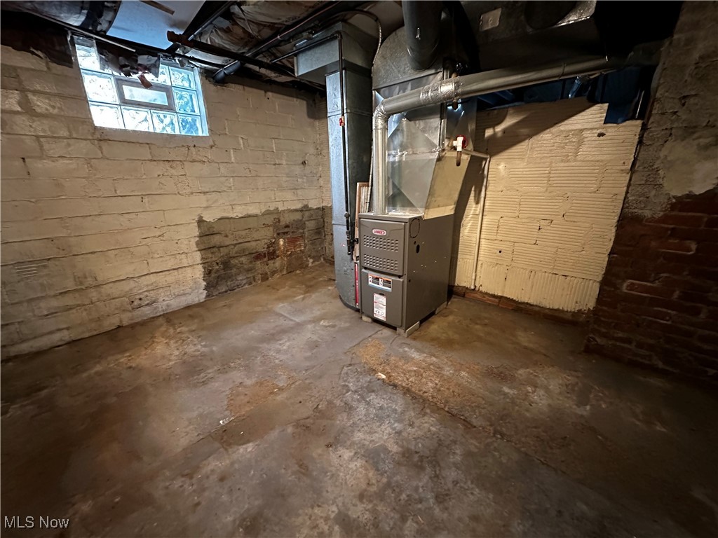 240 E Maple Street Hartville OH 44632