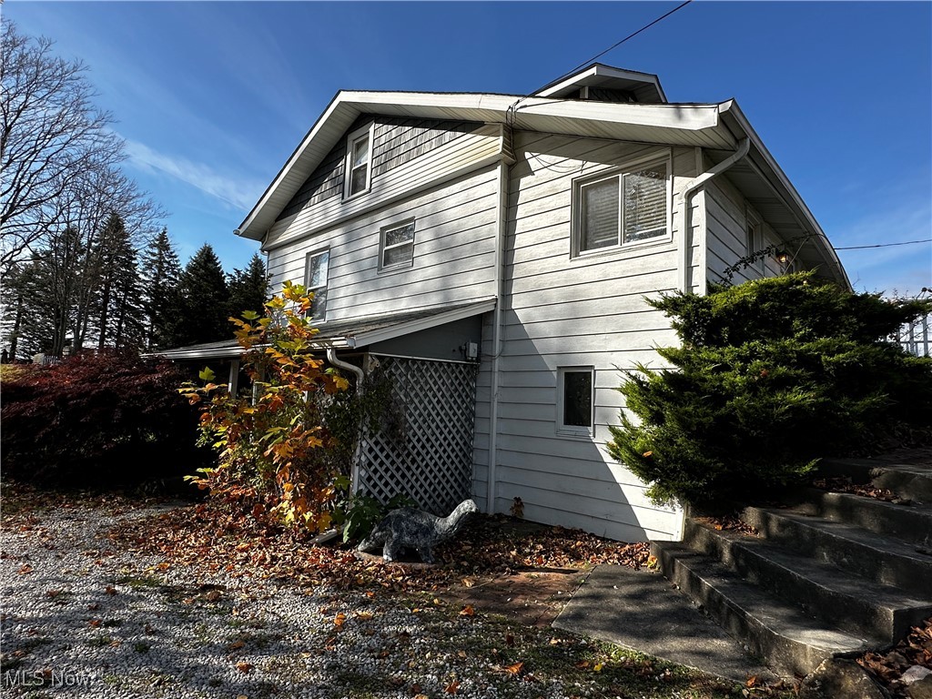 240 E Maple Street Hartville OH 44632