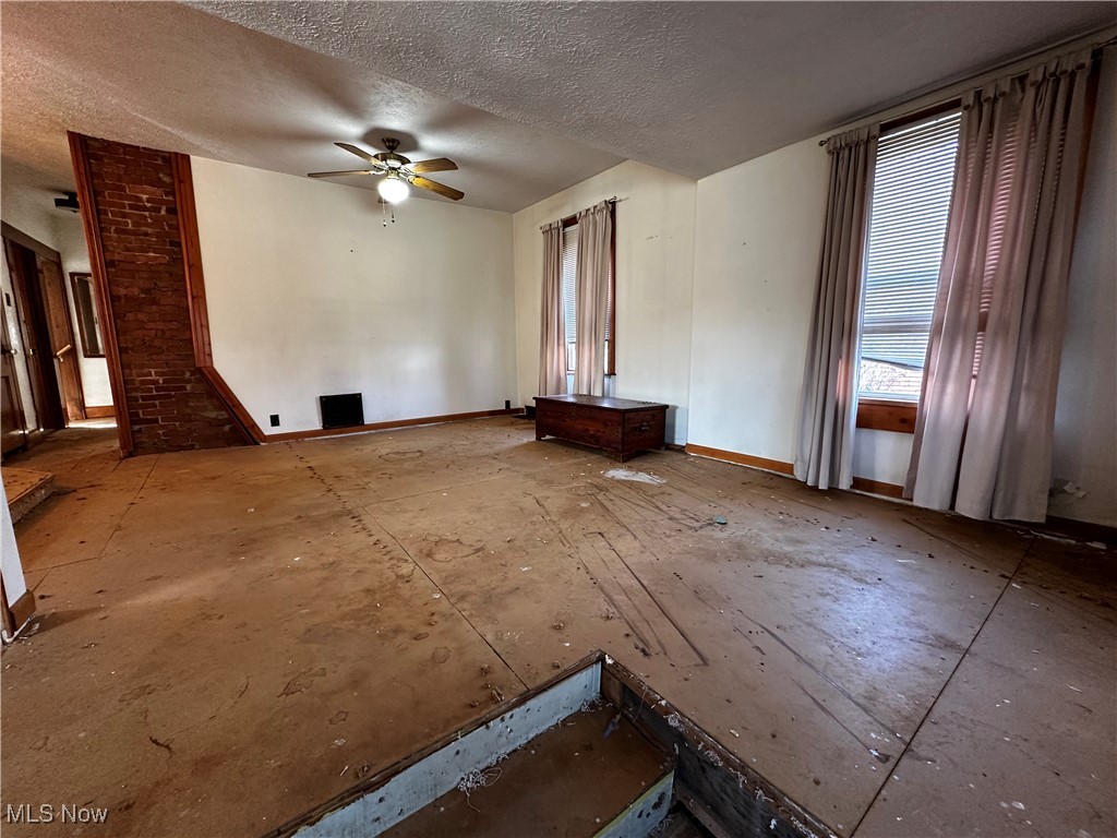 240 E Maple Street Hartville OH 44632