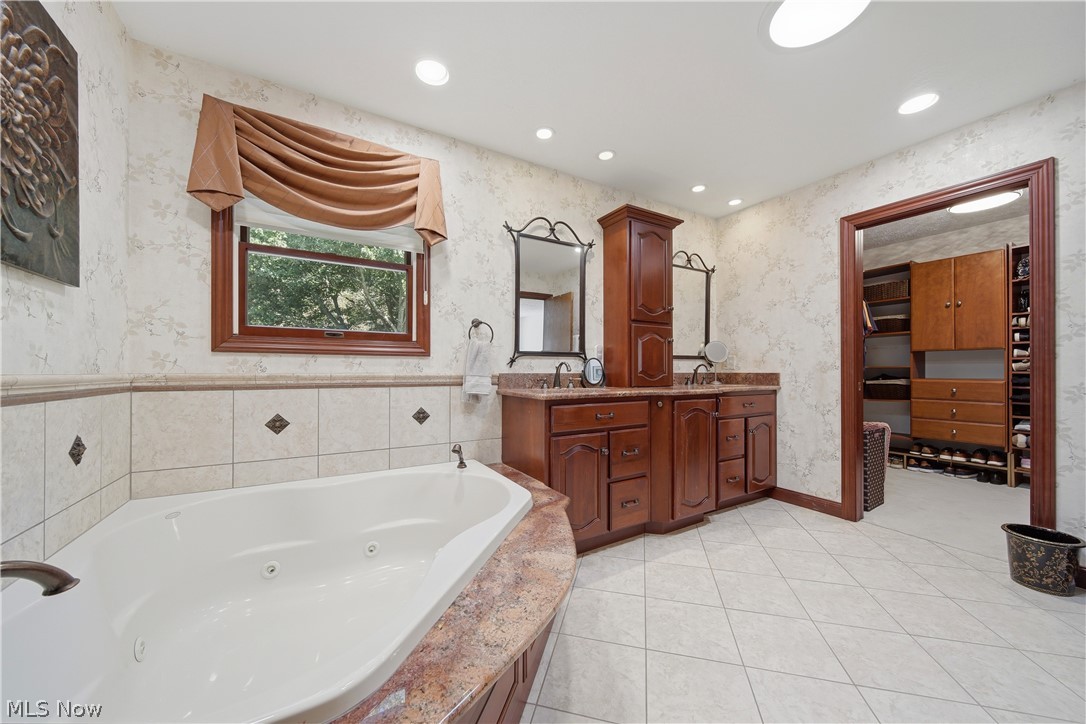 7855 Hearthstone Avenue NW North Canton OH 44720