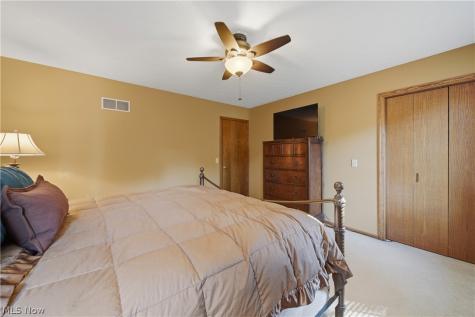 7855 Hearthstone Avenue NW North Canton OH 44720