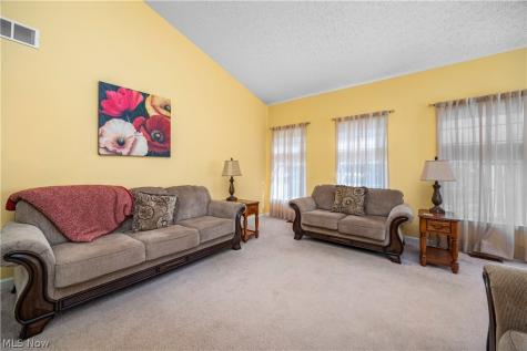 884 Lakeview Court Kent OH 44240