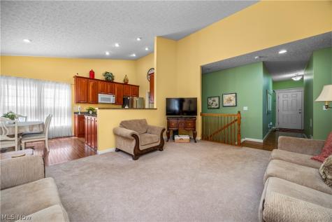 884 Lakeview Court Kent OH 44240