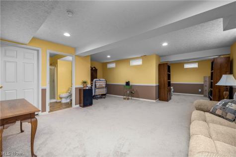 884 Lakeview Court Kent OH 44240