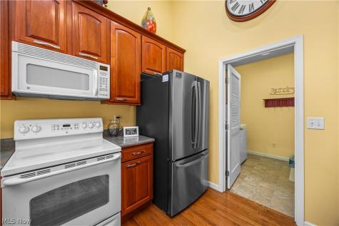 884 Lakeview Court Kent OH 44240
