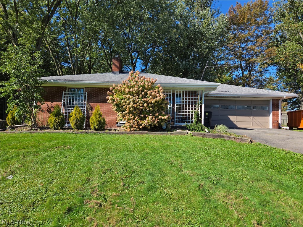 1367 North Road NE Warren OH 44483