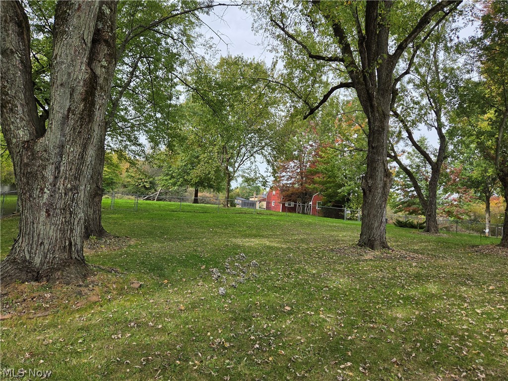1367 North Road NE Warren OH 44483