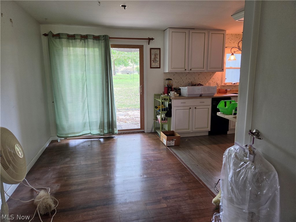 1367 North Road NE Warren OH 44483