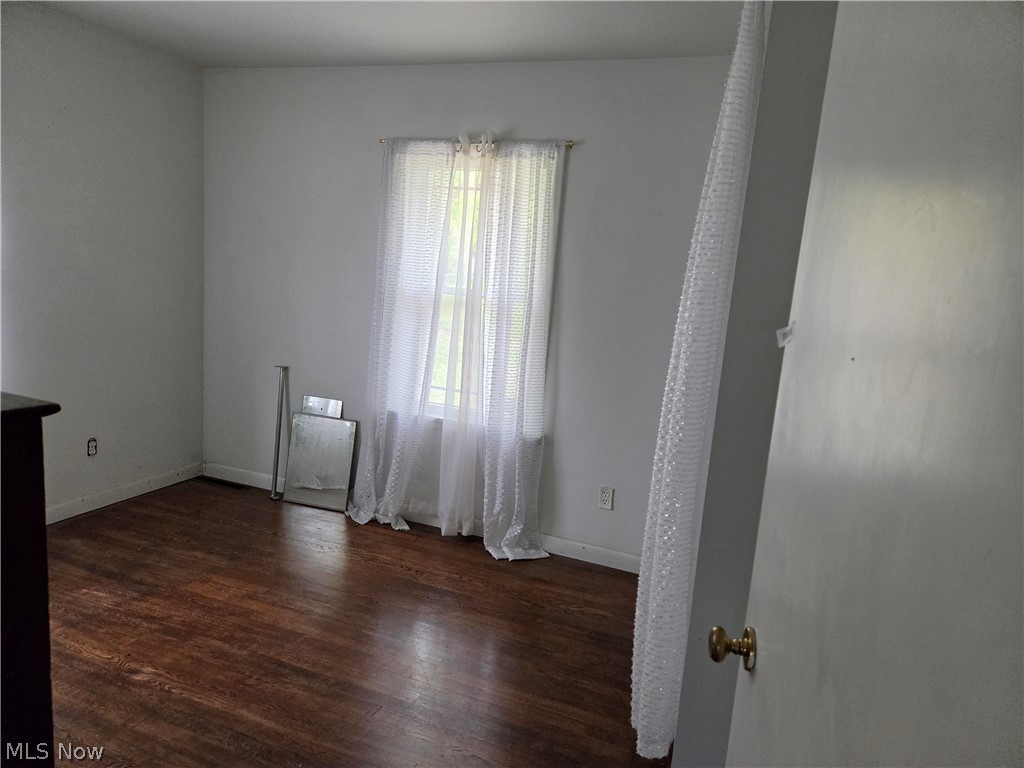 1367 North Road NE Warren OH 44483