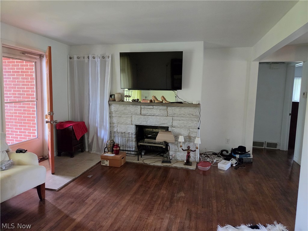 1367 North Road NE Warren OH 44483