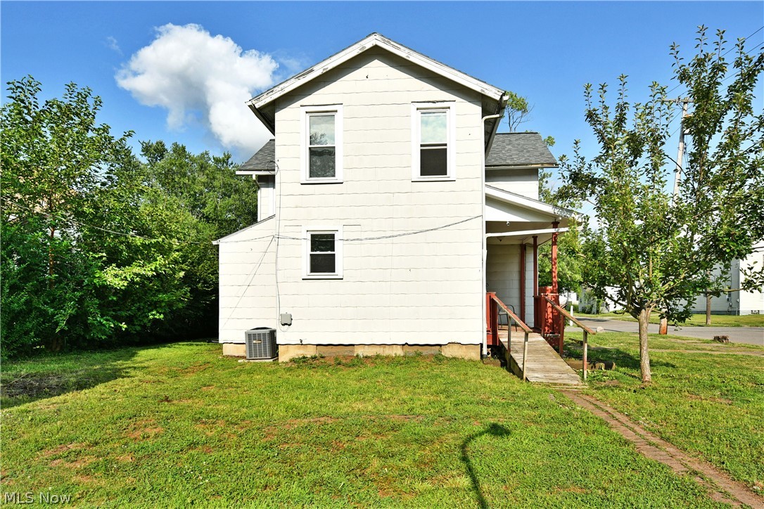 304 Cherry Avenue Niles OH 44446