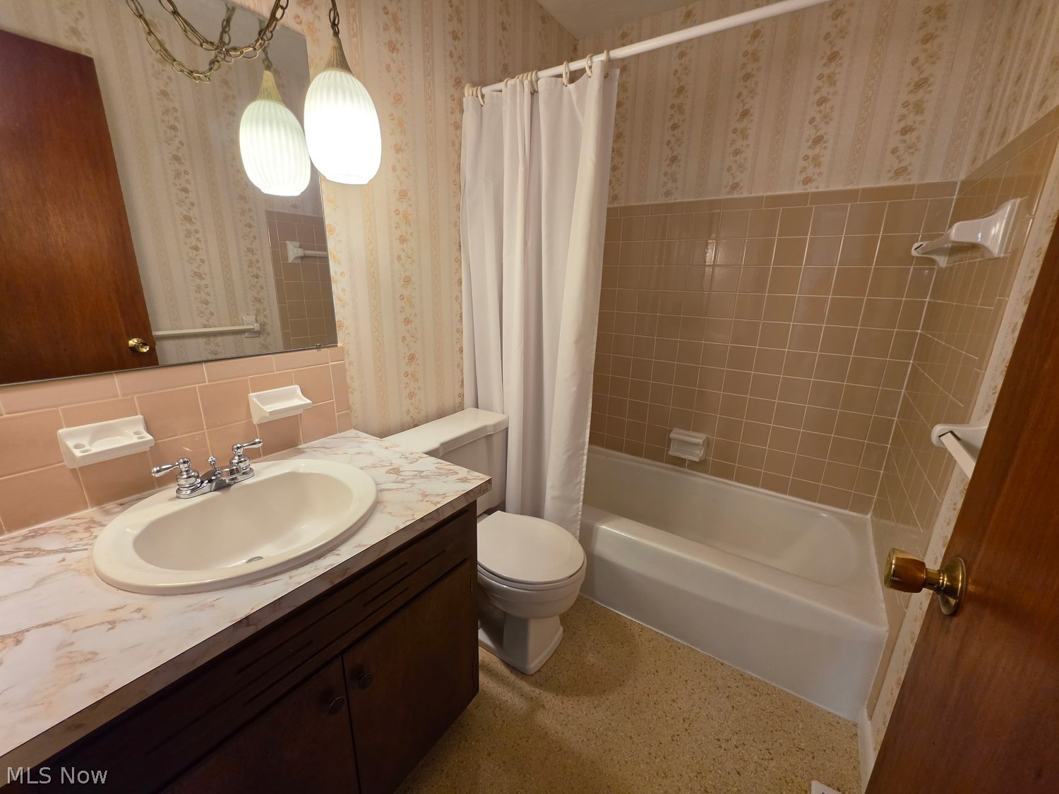 427 Shawnee Drive Dover OH 44622