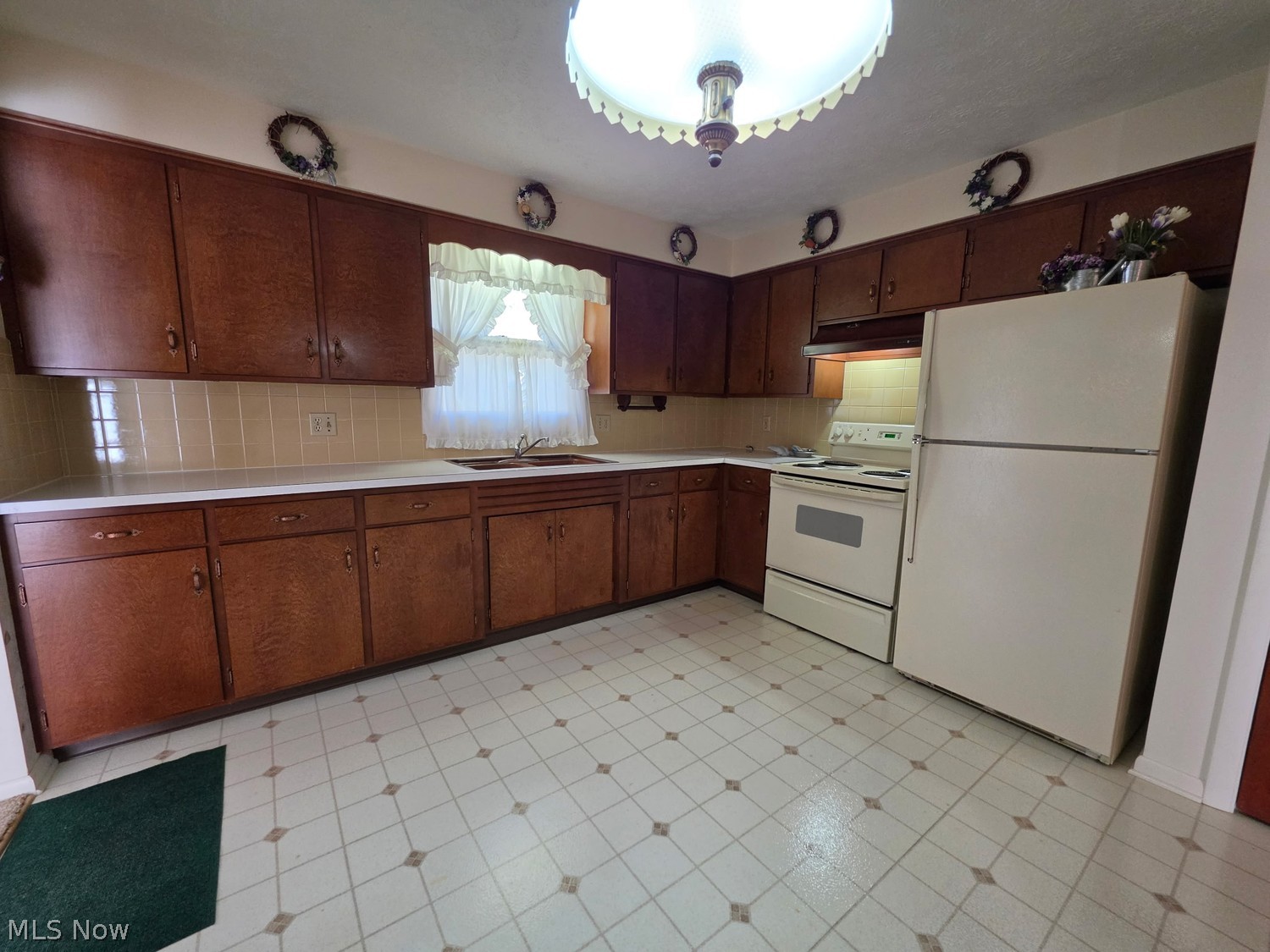 427 Shawnee Drive Dover OH 44622