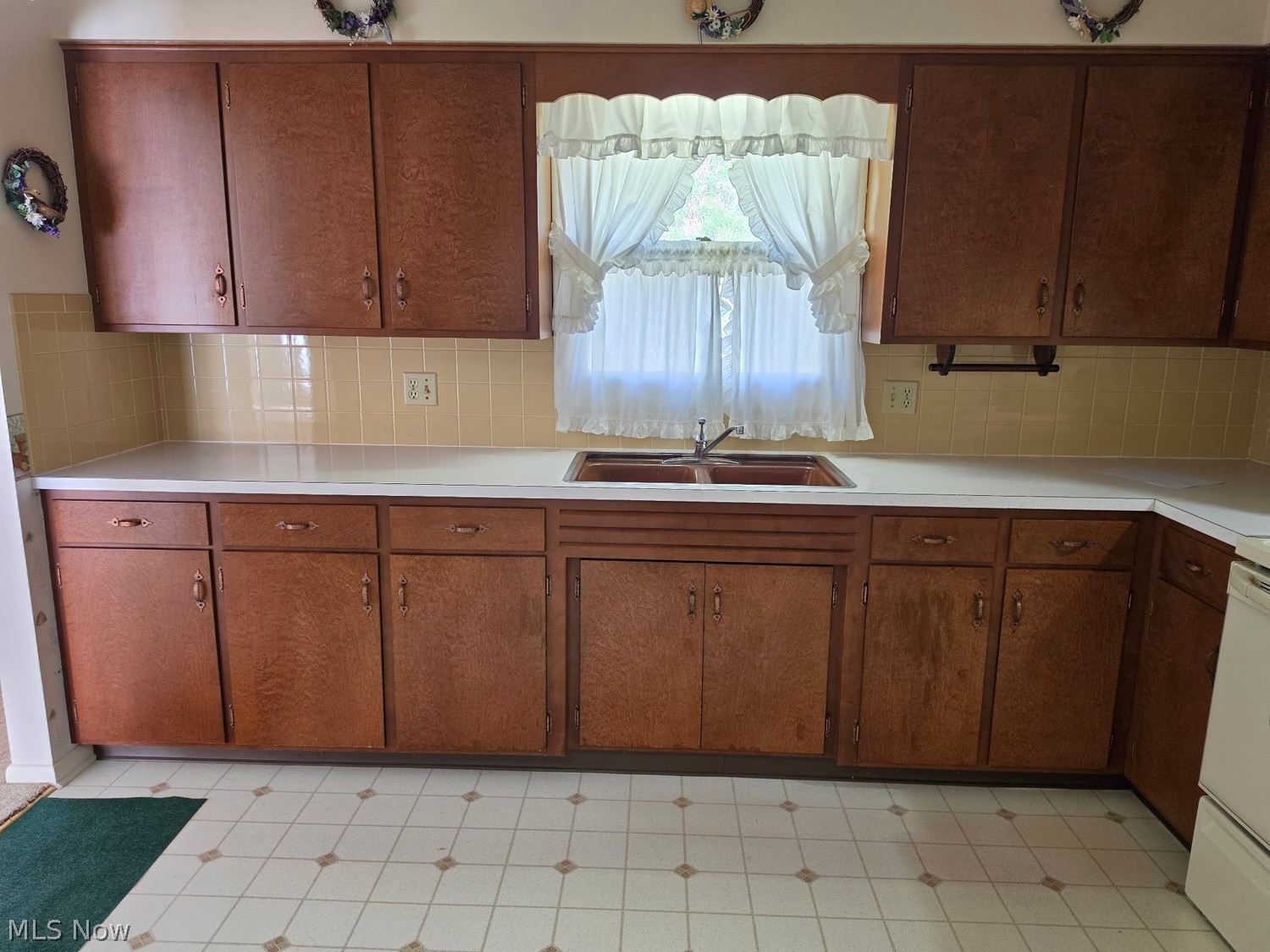 427 Shawnee Drive Dover OH 44622