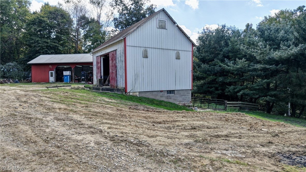 24328 Township Road 252b Newcomerstown OH 43832