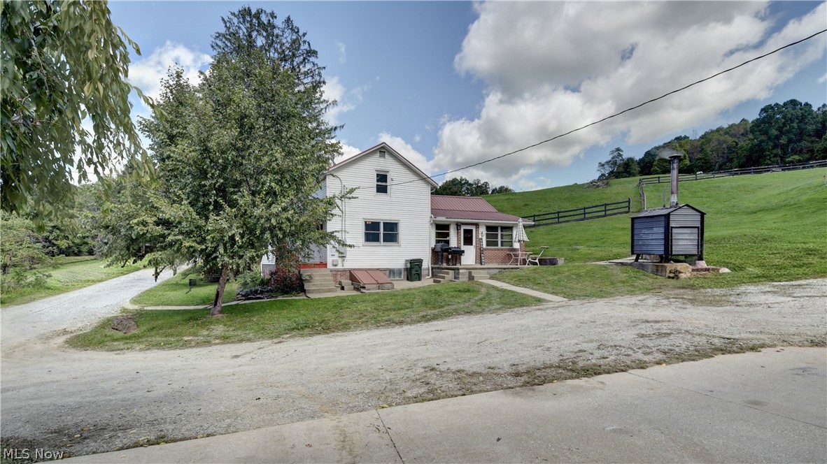 24328 Township Road 252b Newcomerstown OH 43832