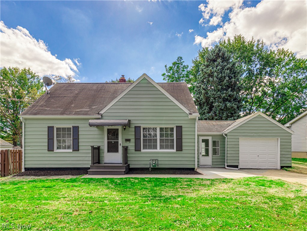 1064 Ray Street Akron OH 44306