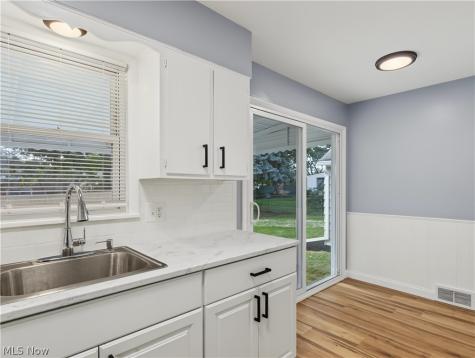 1064 Ray Street Akron OH 44306
