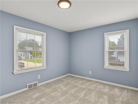1064 Ray Street Akron OH 44306