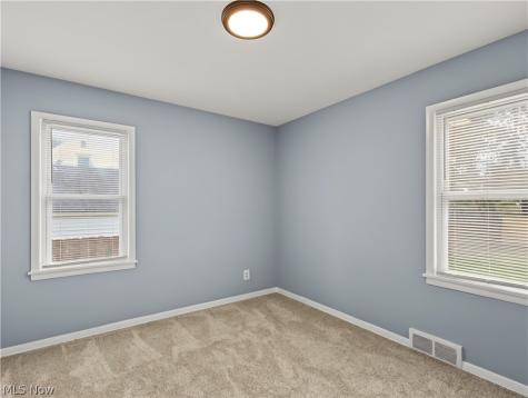 1064 Ray Street Akron OH 44306